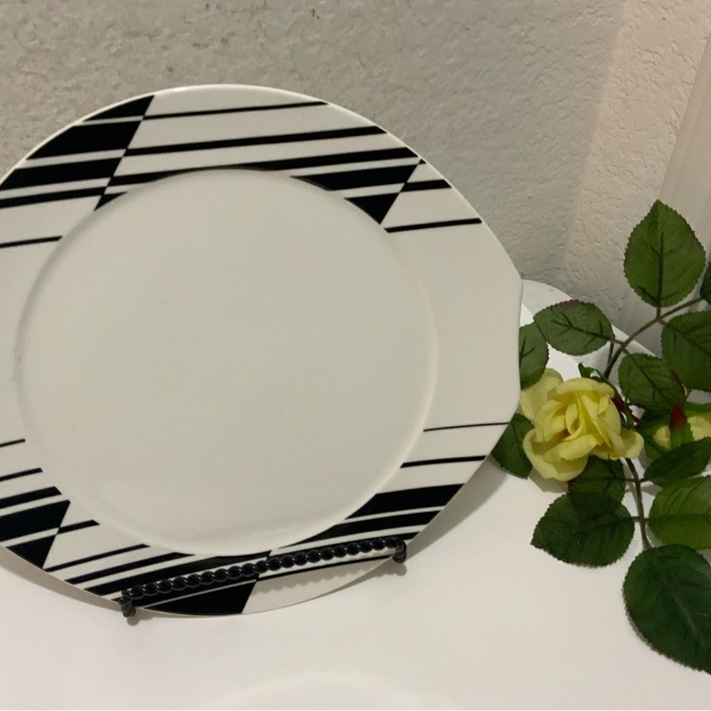 VILLEROY & BOCH LINEA black white Made in Luxembourg 10.5” B1